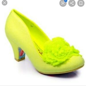 ISO Yellow Banjoleles Irregular Choice size 38